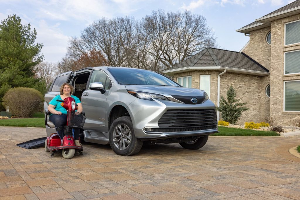 BraunAbility Toyota Sienna Hybrid