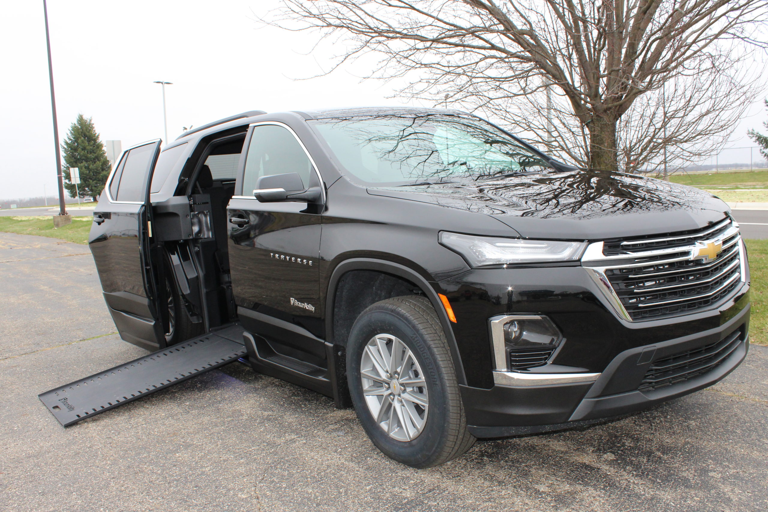 2022 Mosaic Black Chevrolet Traverse 1LT with BraunAbility XI Conversion