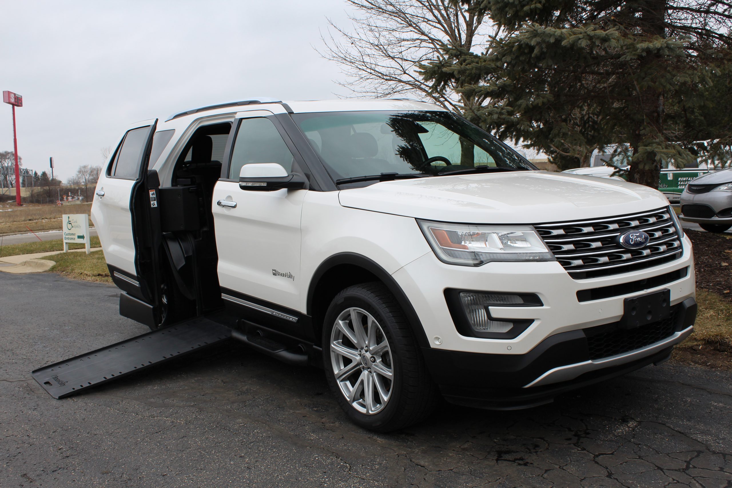 2016 White Ford Explorer Limited with BraunAbility MXV Conversion with Rubber