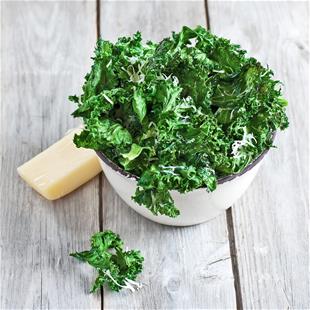 Recipe – Raw Kale & Walnut “Parmesan” Chips
